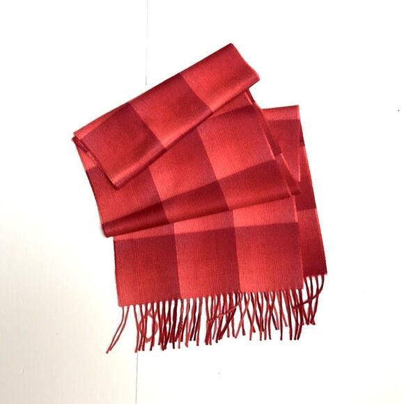 NWOT Amicale Cashmere Ombre Grid Red Scarf 70x12 inches - Picture 1 of 8